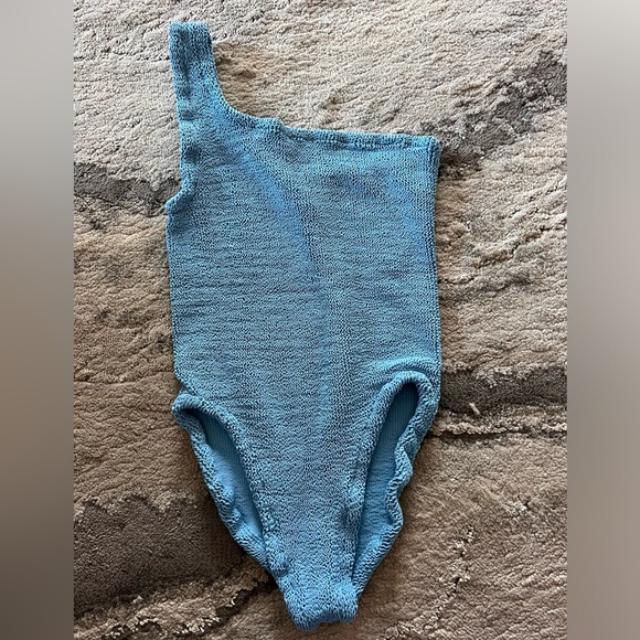 Hunza G one shoulder swimsuit 💙🩵💙 - Picture 3 of 5